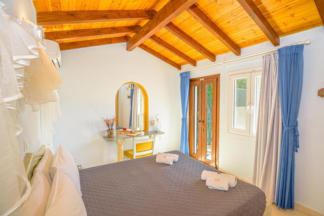 Elena'S Seaside Apartments & Studios Агиос-Гордиос Экстерьер фото