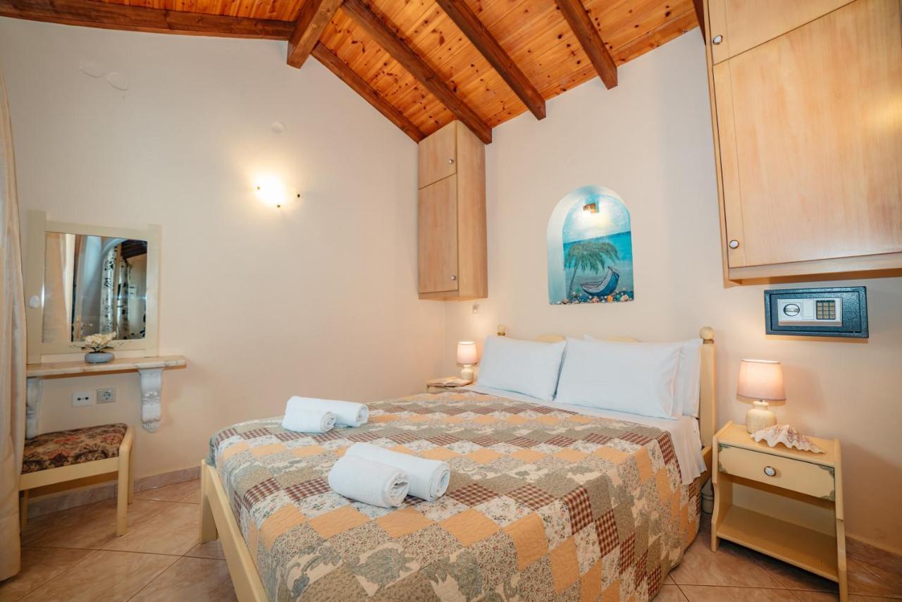 Elena'S Seaside Apartments & Studios Агиос-Гордиос Экстерьер фото