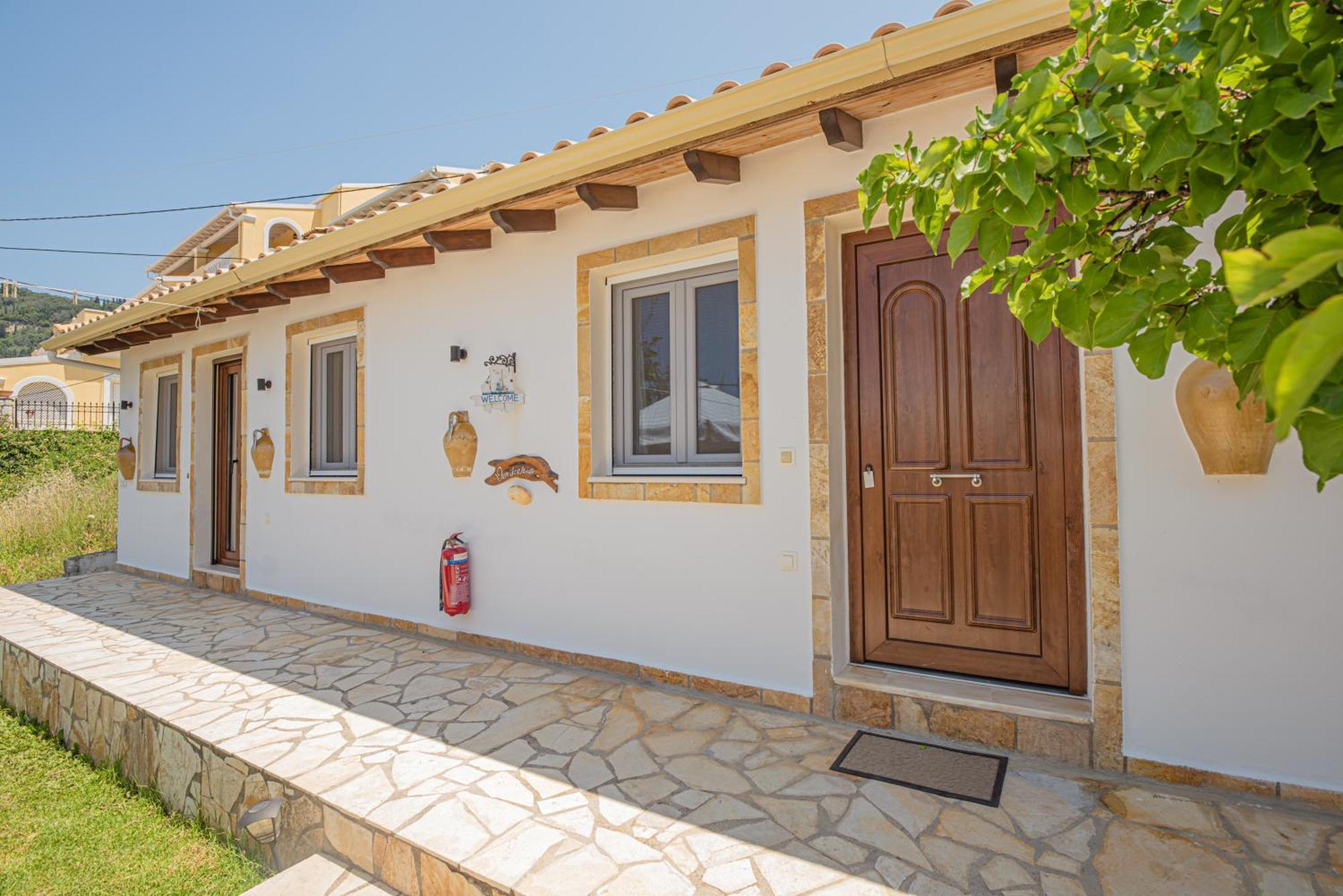Elena'S Seaside Apartments & Studios Агиос-Гордиос Экстерьер фото