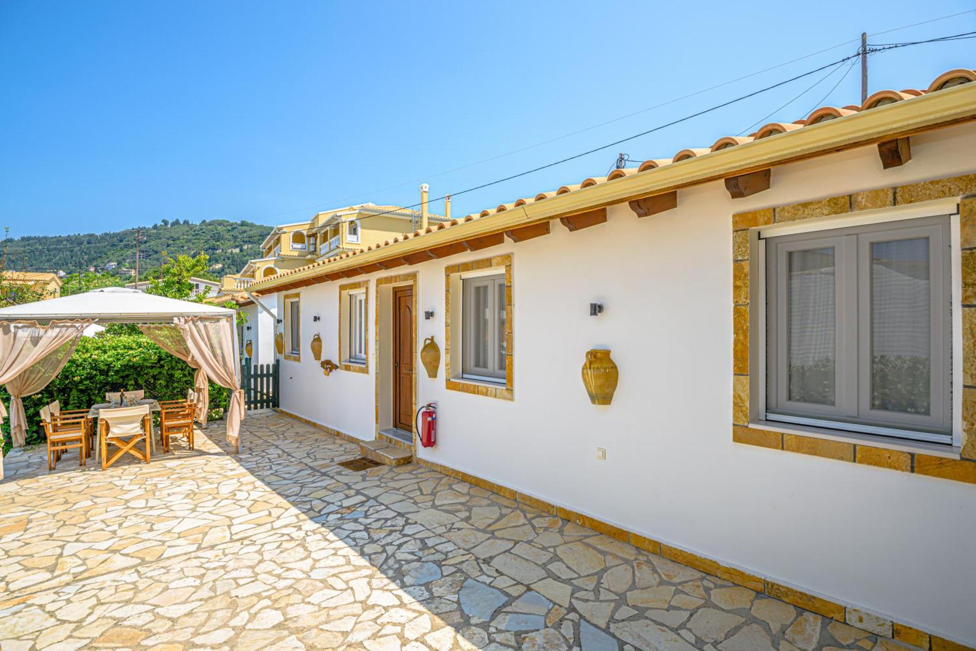 Elena'S Seaside Apartments & Studios Агиос-Гордиос Экстерьер фото