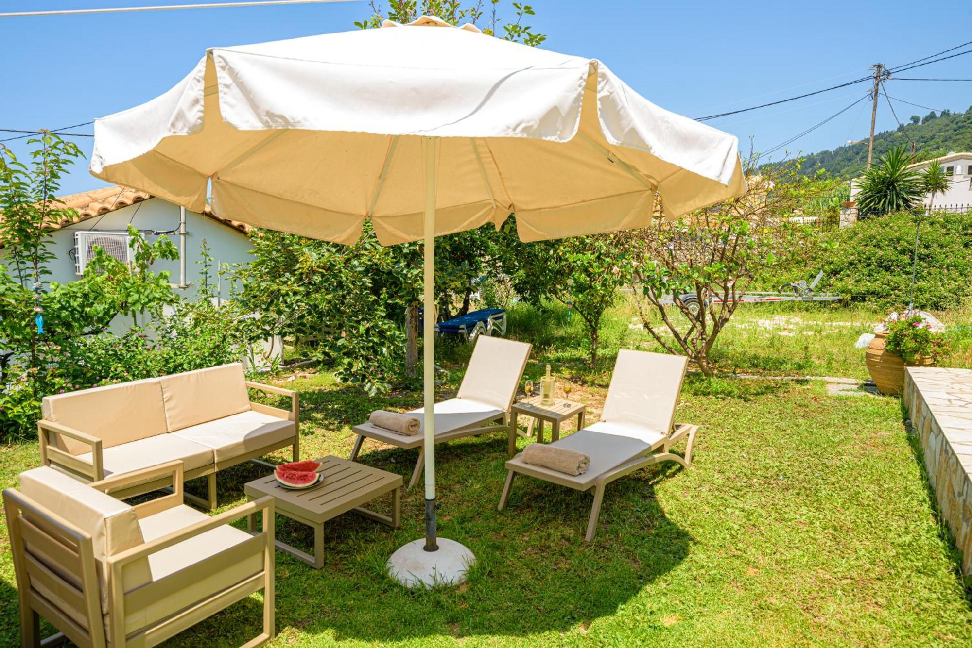 Elena'S Seaside Apartments & Studios Агиос-Гордиос Экстерьер фото