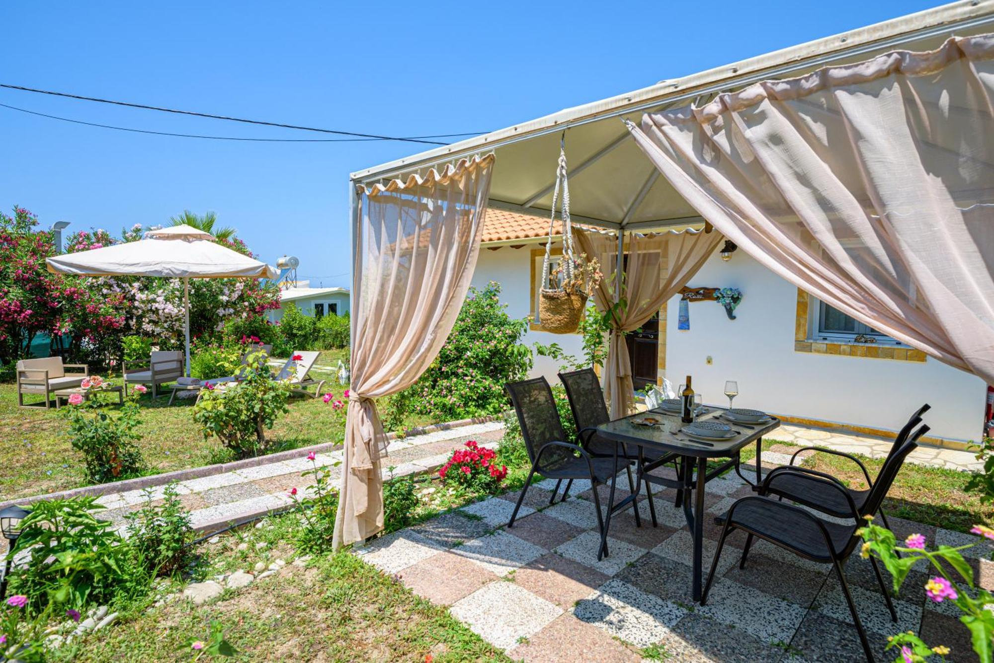 Elena'S Seaside Apartments & Studios Агиос-Гордиос Экстерьер фото