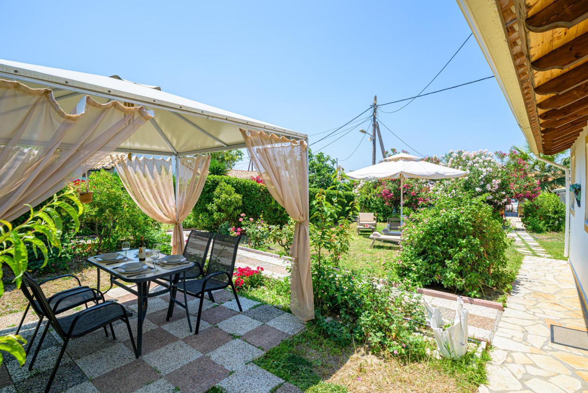 Elena'S Seaside Apartments & Studios Агиос-Гордиос Экстерьер фото